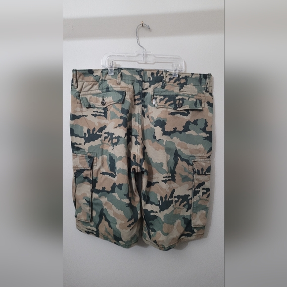 Mens size 36 Levi's Camo utility shorts - Picture 3 of 8